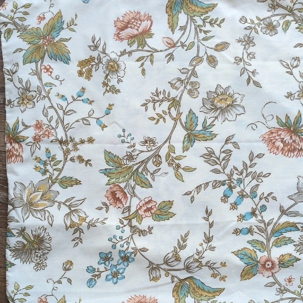 Vintage Ward Floral Standard Percale Pillowcases -‎ Cotton/Poly Blend - 30x20